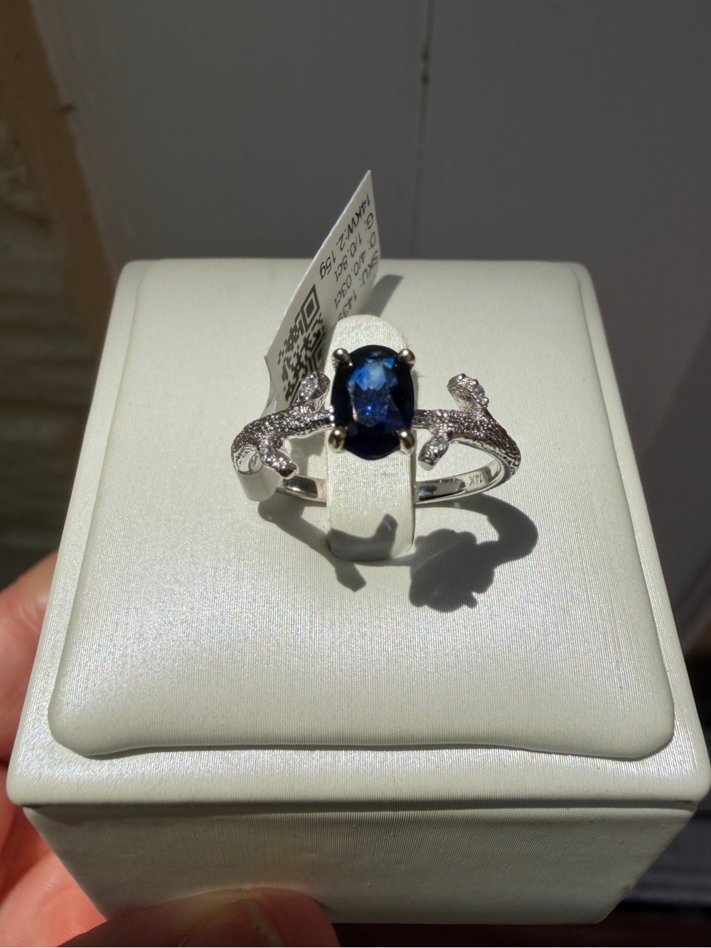 NWT 5x7mm (.8ct) oval‎ cut SAPPHIRE w/ .03ctw accent diamonds, ring in 14kt WG!
